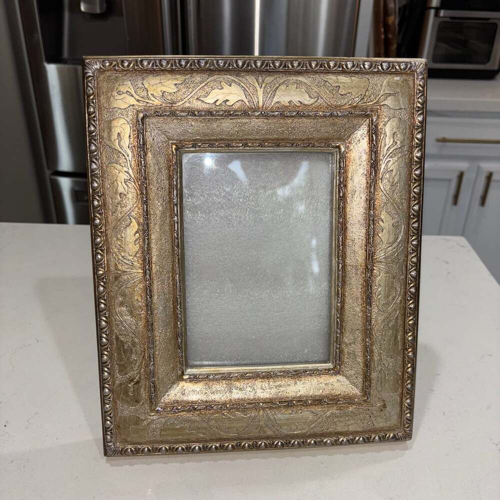 Ornate Gold Leaf Photo Chunky Frame Antique Style Holds 5x7